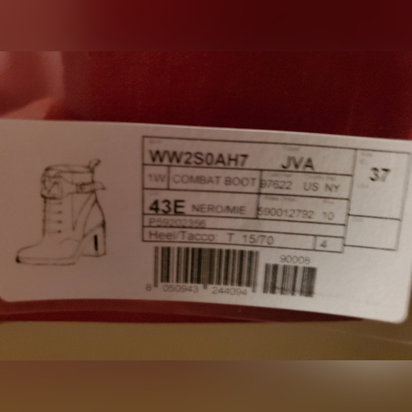 NIB $1990 sz 37 Valentino combat boots with real fur - Picture 7 of 8